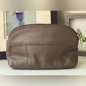 4/$25 or 5/$32   Leather Pouch